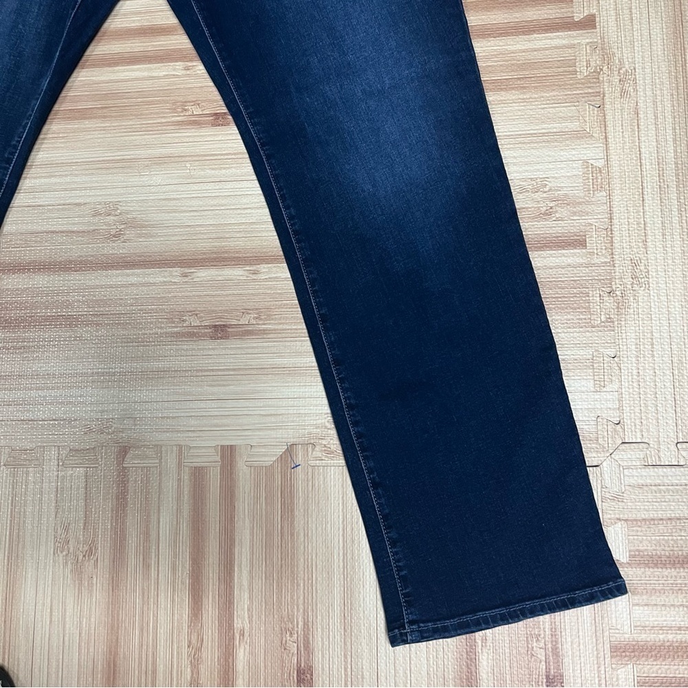 HUDSON JEANS | Blake Slim Straight Jeans (Kenneth wash) - Picture 4 of 9